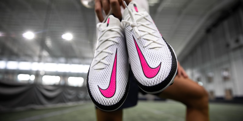 Quali sono le migliori scarpe da calcio per piedi larghi?